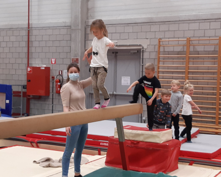 Turnles in de sporthal van Wespelaar