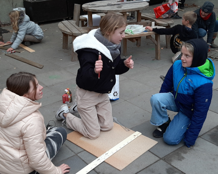 Muzische Vorming : Kerstbomen.