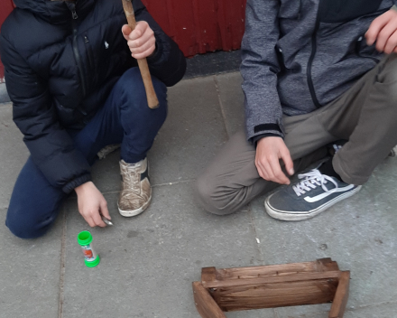 Muzische Vorming : Kerstbomen.