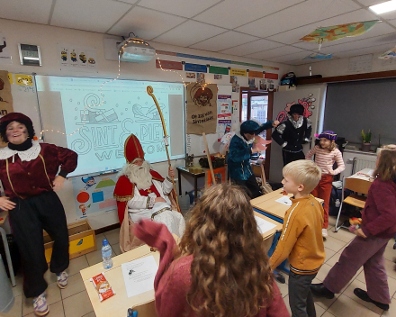 De Sint en de pieten op bezoek