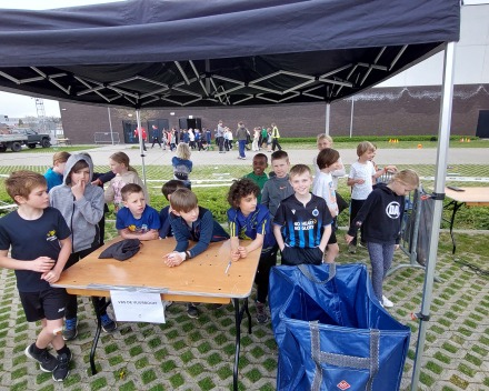 Scholenloop... veeeeeel zand... én GEWONNEN! YES
