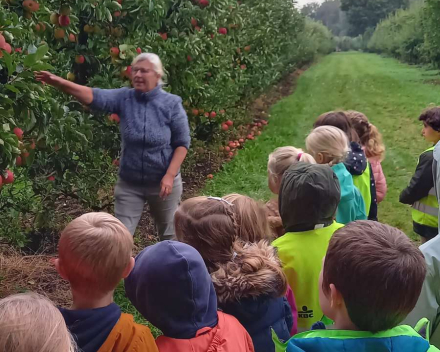 Naar de appelboer.