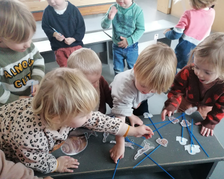 Nieuwe vriendjes in de klas