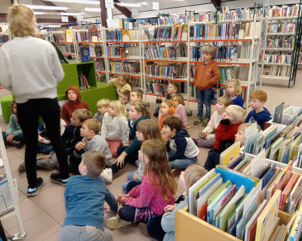 Rondleiding in de bibliotheek